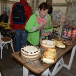 Herbstwanderung 2022 - Kaffee - Kuchentheke mit Ilona