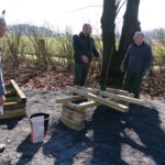 Arbeitseinsatz 09.03.2023 - Renovierter Bienenstand - Neue Beutenböcke braucht der Stand (Rainer, Michael, Dirk) Arbeitseinsatz 09.03.2023 - Renovierter Bienenstand - Neue Beutenböcke braucht der Stand (Rainer, Michael, Dirk)